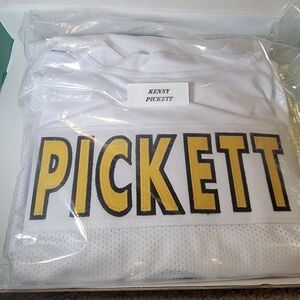 White and Gold Sports Jersey